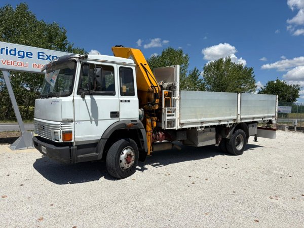 IVECO 115.17 cassone fisso con GRU PM