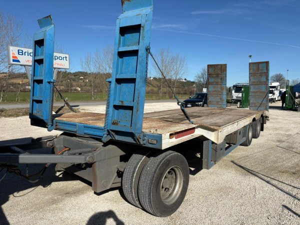 Rimorchio carrellone pianale rampe De Angelis