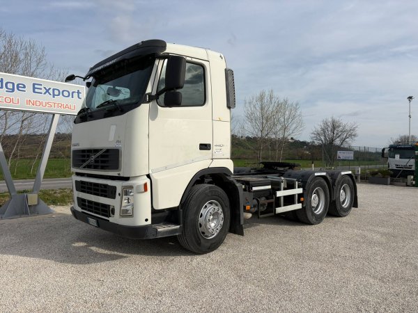 VOLVO FH440 gemellato 6x4 (stradale o mezzo opera)